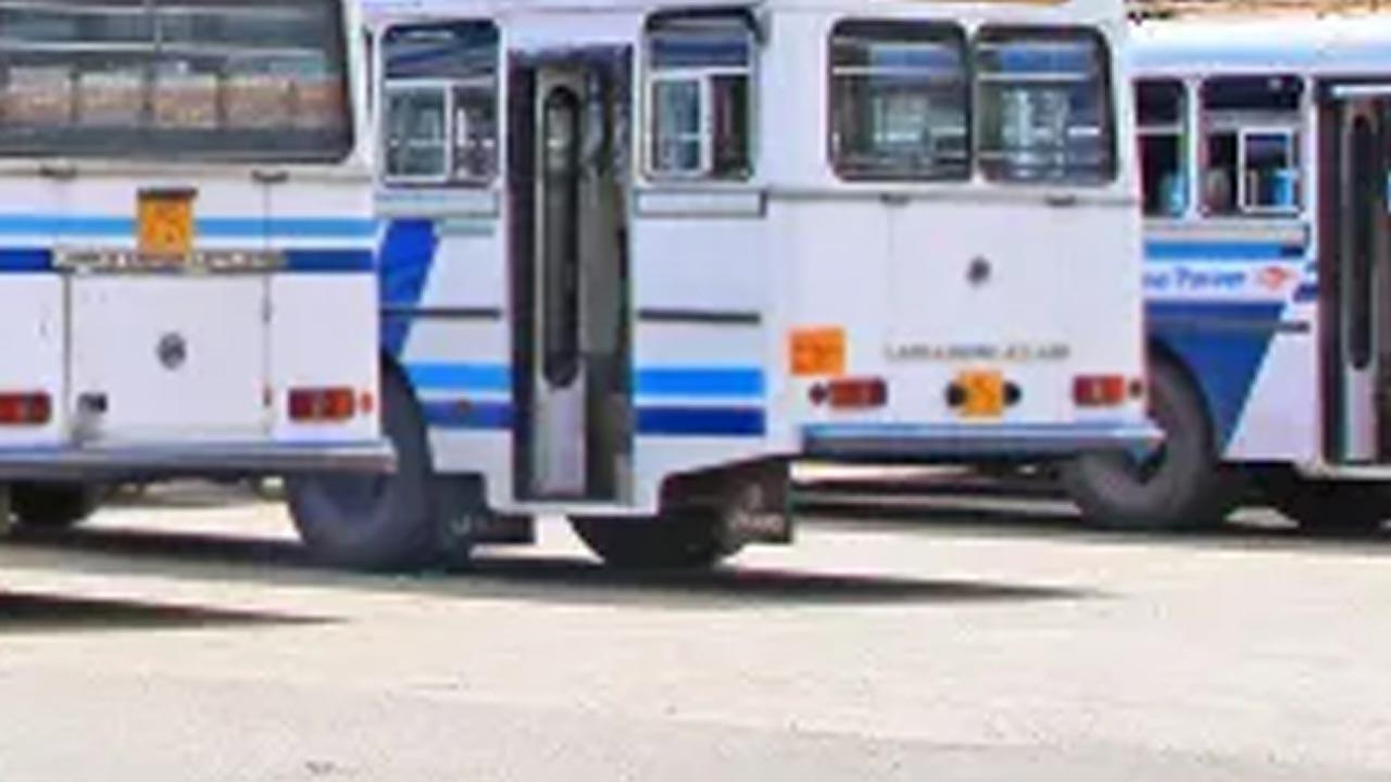 போதையில் பேருந்து செலுத்திய சாரதிகள் மற்றும் நடத்துனர்கள் 7 பேர் கைது