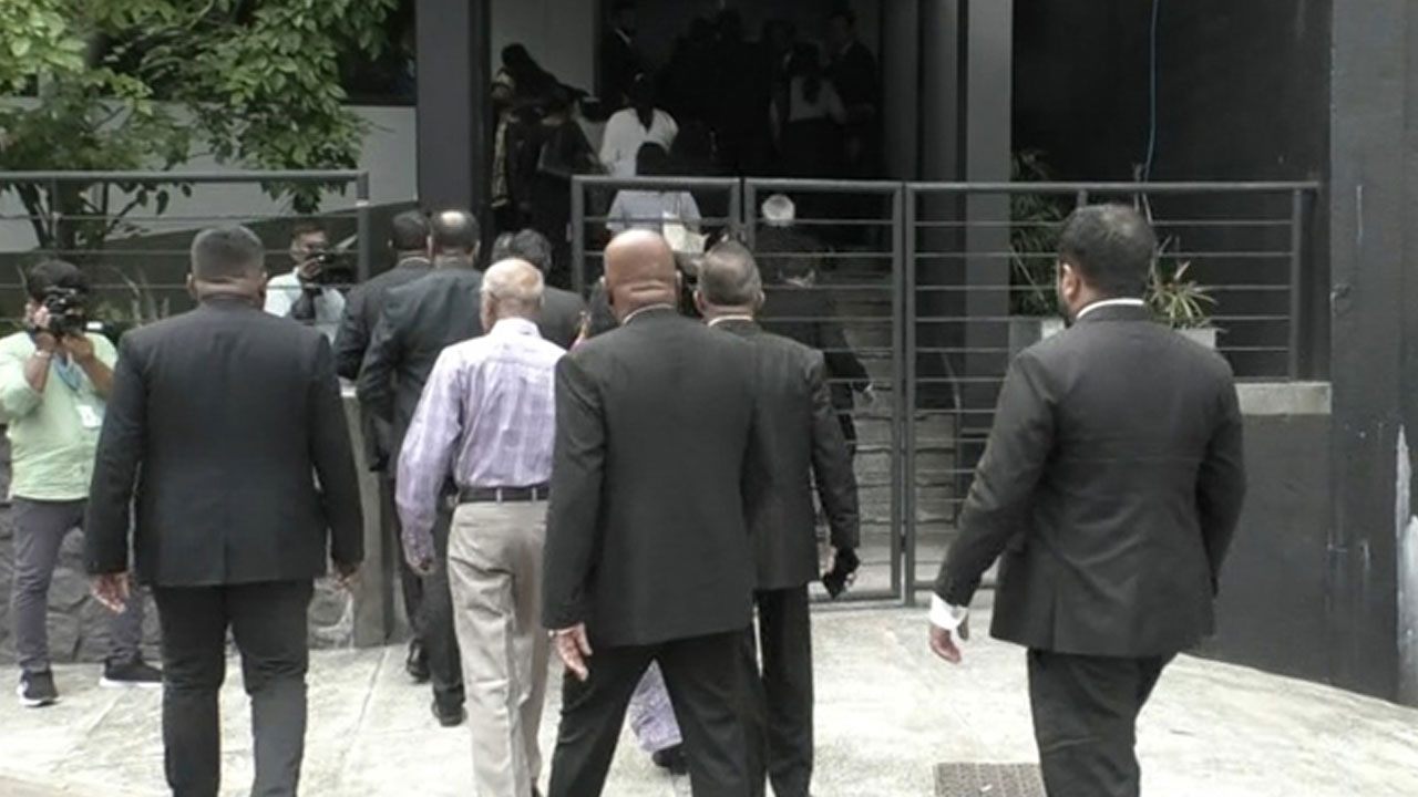 அனைத்து சட்டத்தரணிகளும் இன்று நீதிமன்ற நடவடிக்கைகளிலிருந்து விலகல்