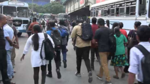 தனியார் பேருந்து உரிமையாளர்கள் இரண்டாவது நாளாகவும் பணிப்புறக்கணிப்பு