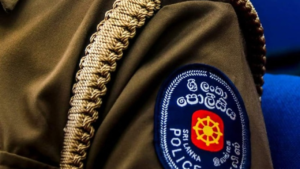 கைத்துப்பாக்கி மற்றும் 10 தோட்டாக்களுடன் ஒரு மெகசின் காணாமல் பொலிஸ் பரிசோதகரும், கான்ஸ்டபிள் ஒருவரும் கைது