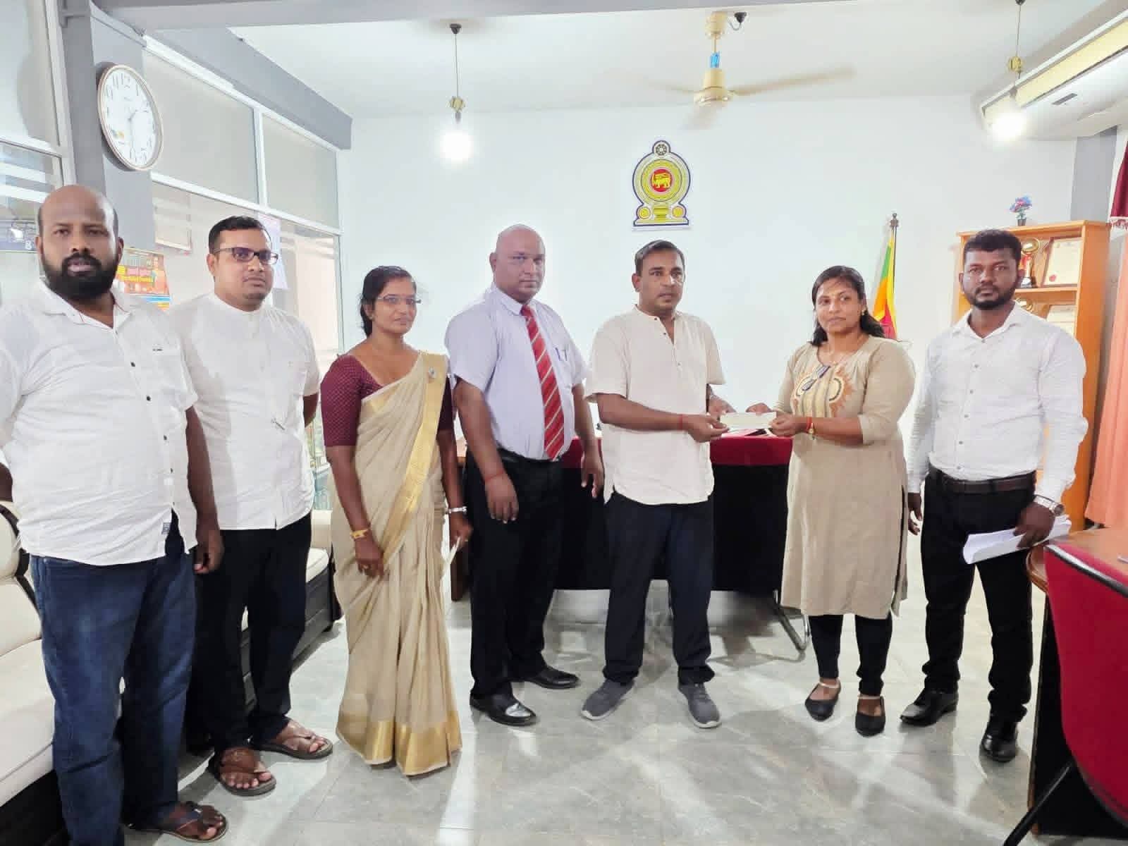 ‘டிட்வா’ புயல் பாதிப்பு: கோப்பாயில் இழப்பீட்டு காசோலைகள் வழங்கி வைப்பு!”