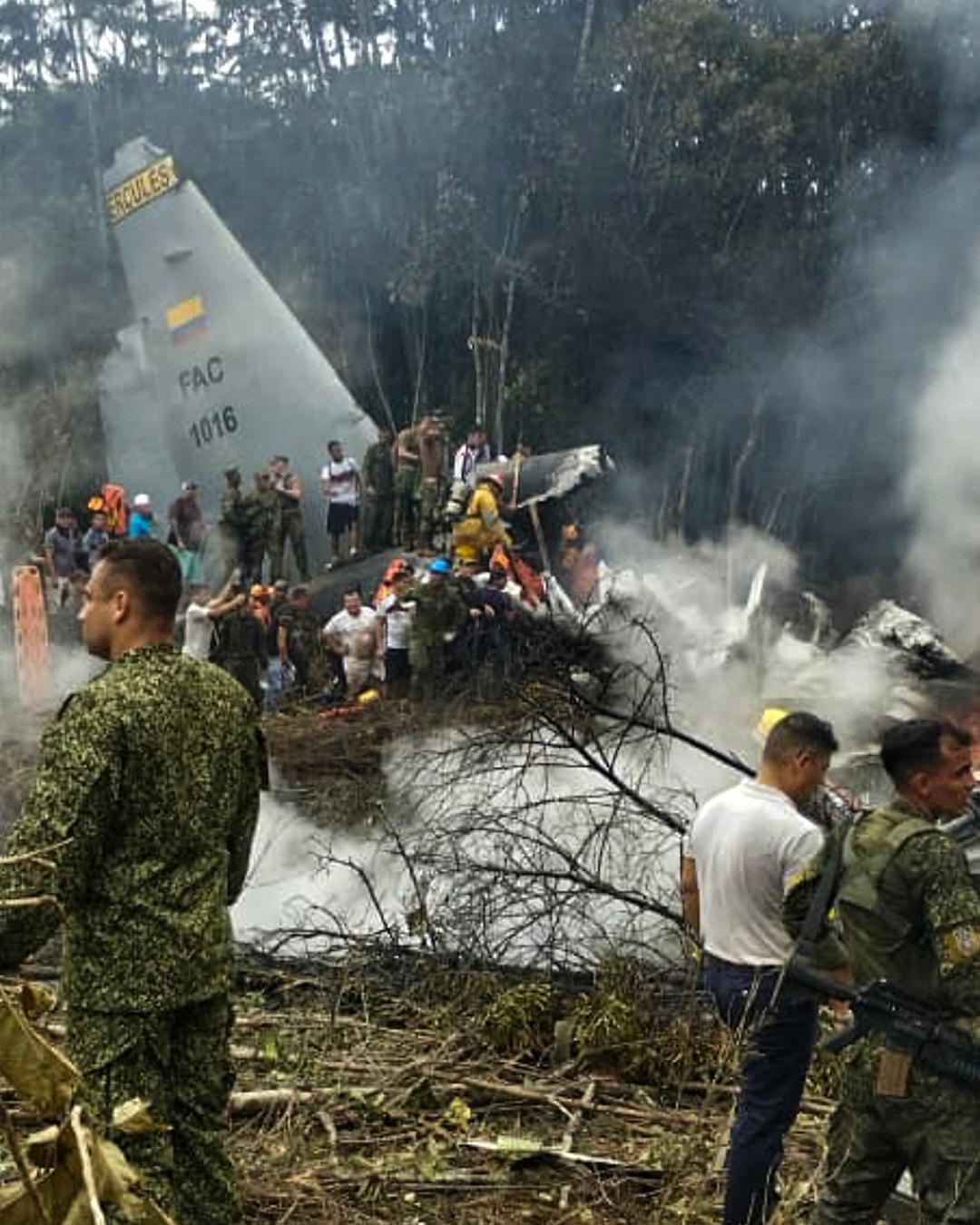 கொலம்பியாவில் இராணுவ விமானம் விபத்து: 66 வீரர்கள் உயிரிழப்பு; மீட்புப் பணிகளில் சிக்கல்!