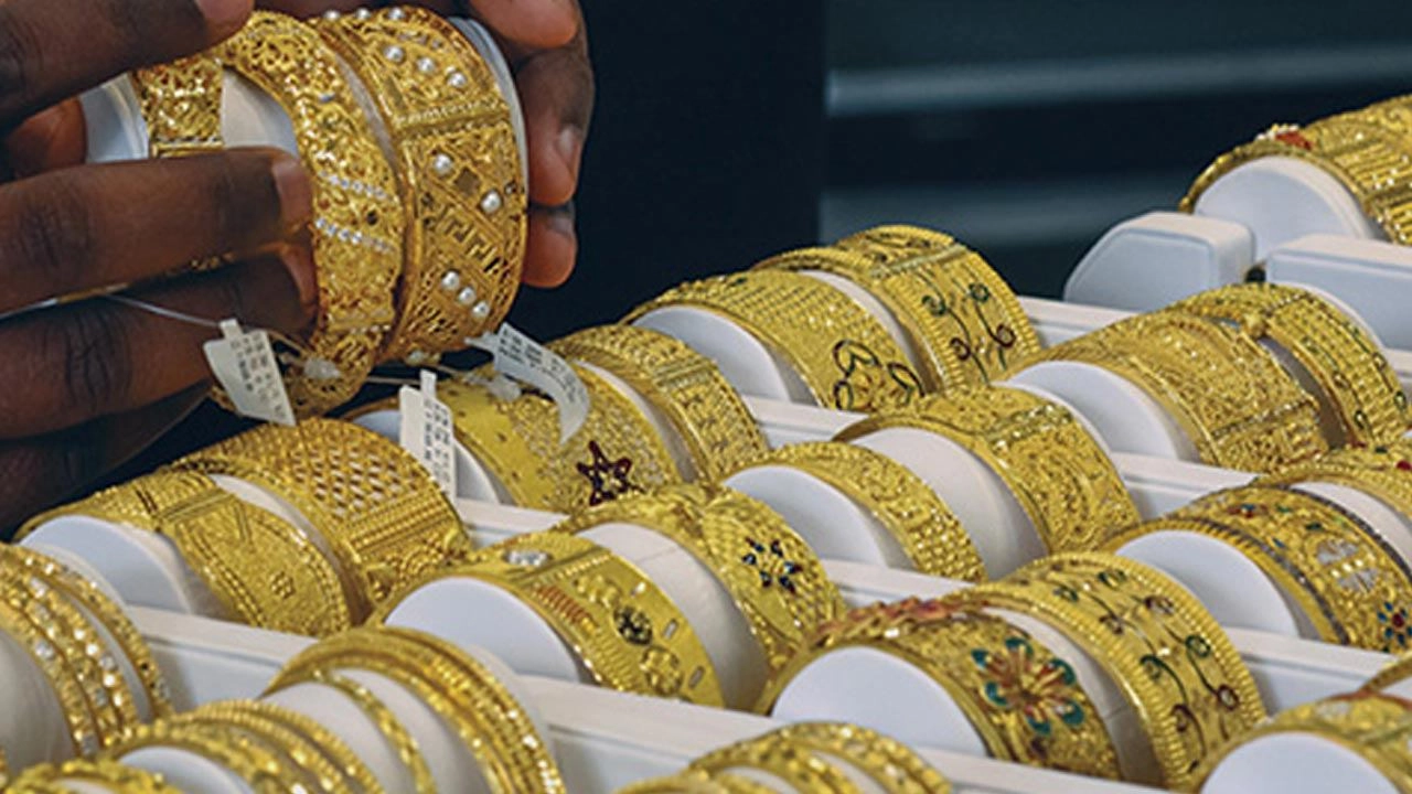 தங்க விலை ரூ.13,000 வீழ்ச்சி