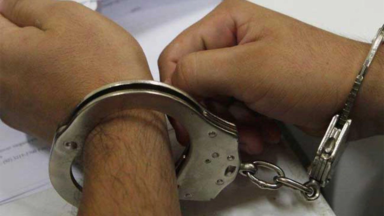 மீகஸ்வெவில் சட்டவிரோத பெட்ரோல் சேகரிப்பு