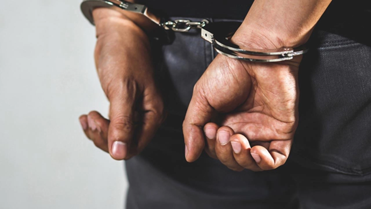 500 லீற்றர் எரிபொருள் சேமிப்பு: நபர் கைது