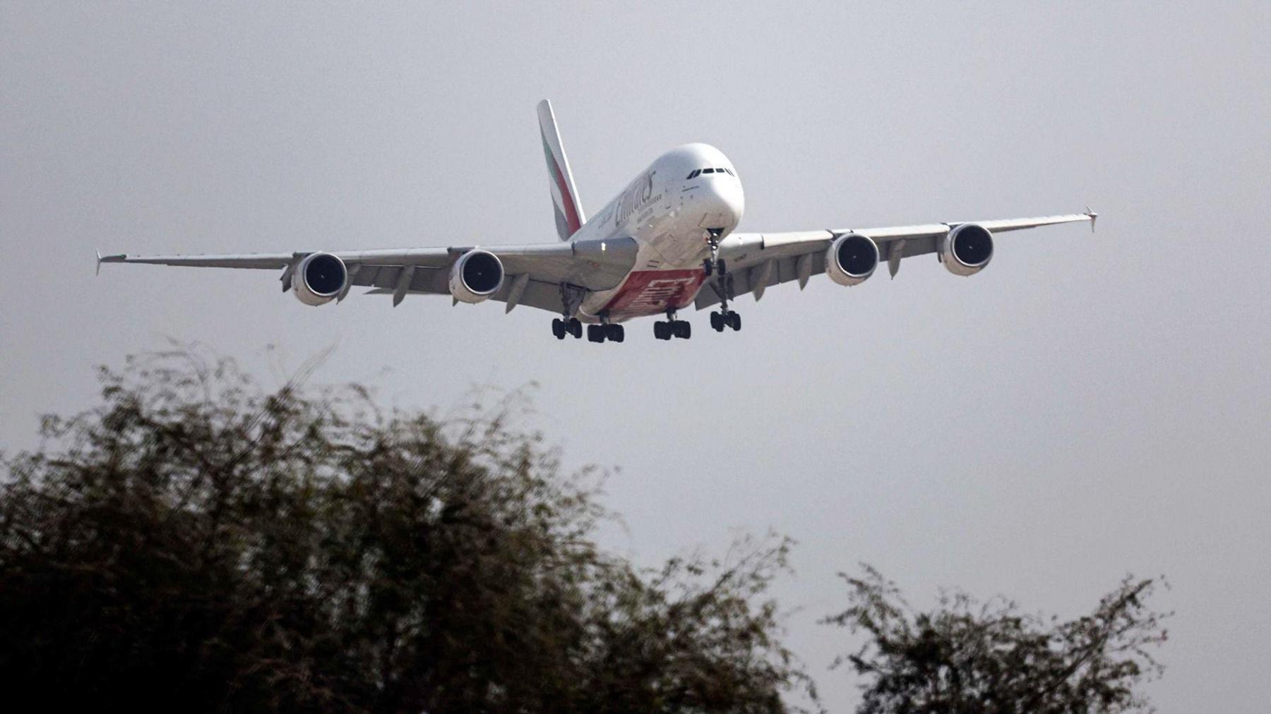 மீட்புப் பணியில் தீவிரம்: ஓமானில் தரையிறங்கிய பிரித்தானிய விமானம்!