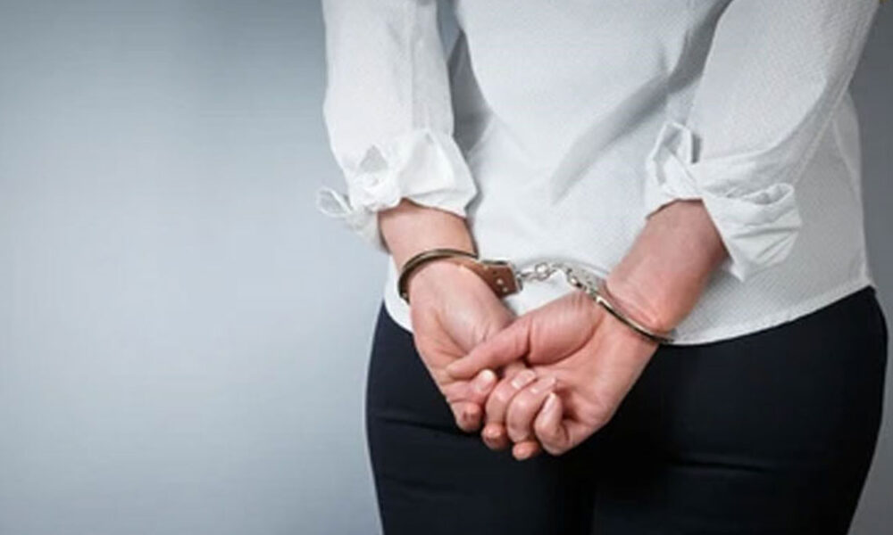 மன்னாரில் 360 பவுன் நகை வேட்டை! போதைப்பொருள் பணத்தை பதுக்கிய பெண் கைது.