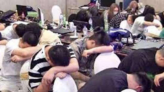 இலங்கையிலிருந்து 126 சீனப் பிரஜைகள் அதிரடியாக நாடு கடத்தப்பட்டனர்!